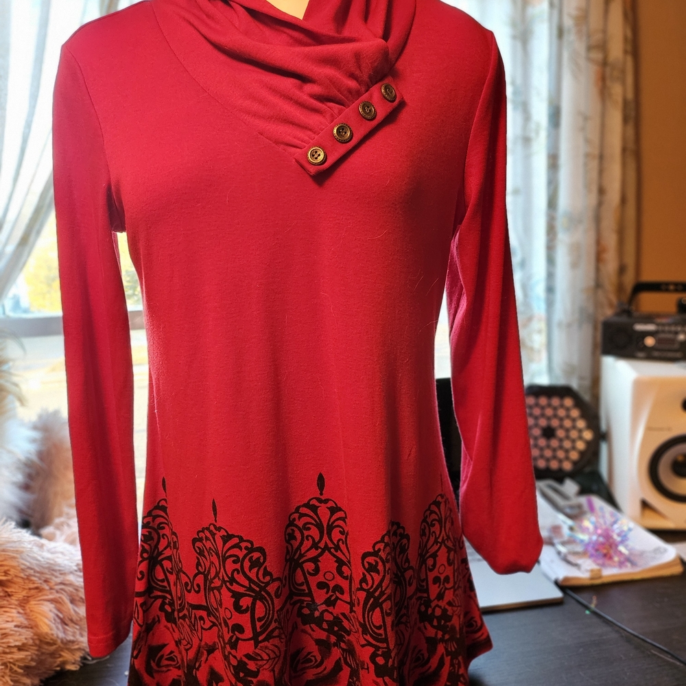 Elegant Red Women's Top with Button Detail - Picture 1 of 3